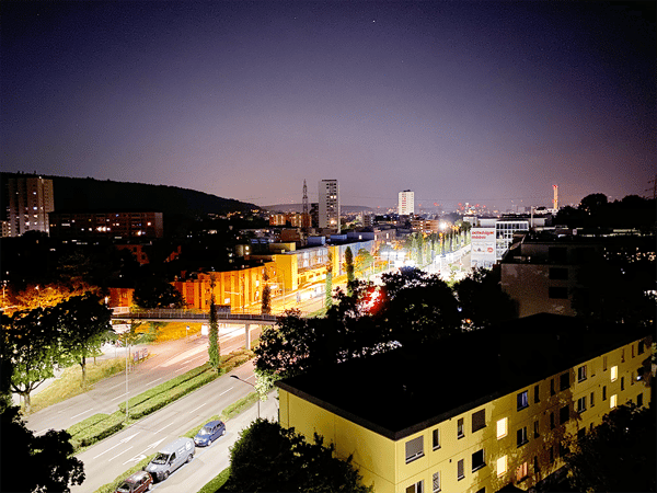 Cozy 2.5-Room Furnished Apartment with City Views in Zürich 6