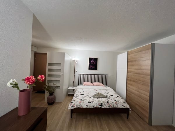 🏡 Fully Furnished Apartment City Connect Apartment – 2.5 zi Just 1 Min from Oerlikon Station 9