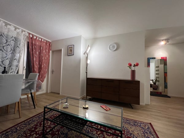 🏡 Fully Furnished Apartment City Connect Apartment – 2.5 zi Just 1 Min from Oerlikon Station 12