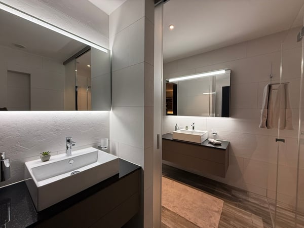 Modern 1.5-room apartment with balcony and panoramic views in Dübendorf 10