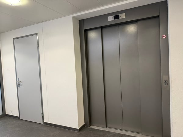 🏢 Modern Coworking Workspace | CHF 699/mo | Chamerstrasse 176 Zug | Available Now 18