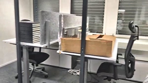 🏢 Modern Coworking Workspace | CHF 500/mo | Chamerstrasse 176 Zug | Available Now 10