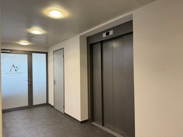 🏢 Modern Coworking Workspace | CHF 699/mo | Chamerstrasse 176 Zug | Available Now 11