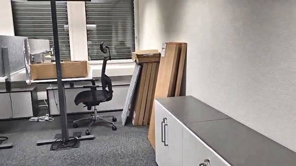🏢 Modern Coworking Workspace | CHF 500/mo | Chamerstrasse 176 Zug | Available Now 3