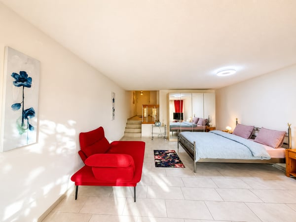 🌿 Bright Modern Studio with Balcony & Garden Access | Minutes from Zürich HB 2