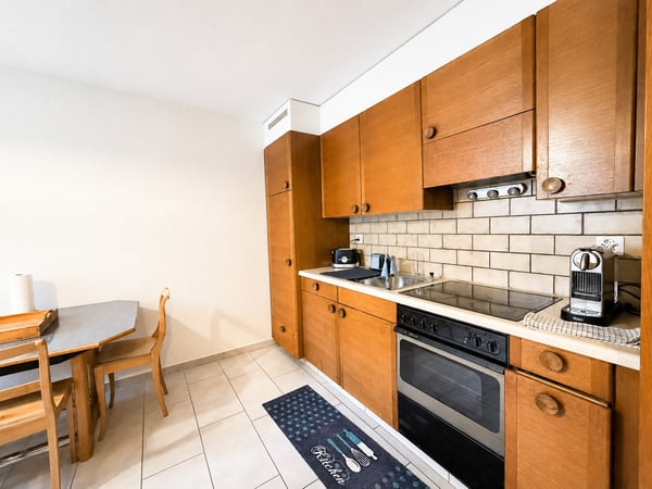 🌿 Bright Modern Studio with Balcony & Garden Access | Minutes from Zürich HB 7