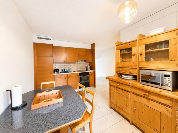 🌿 Bright Modern Studio with Balcony & Garden Access | Minutes from Zürich HB 8