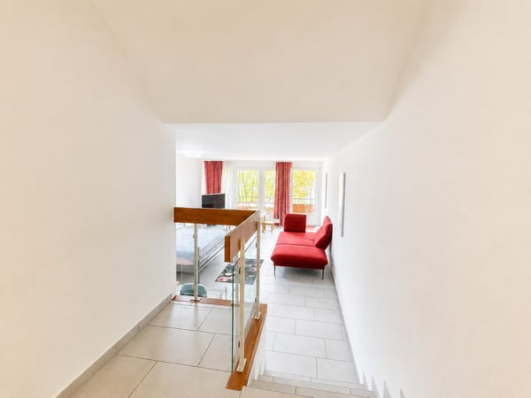 🌿 Bright Modern Studio with Balcony & Garden Access | Minutes from Zürich HB 12