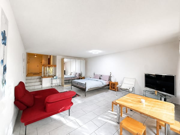 🌿 Bright Modern Studio with Balcony & Garden Access | Minutes from Zürich HB 1