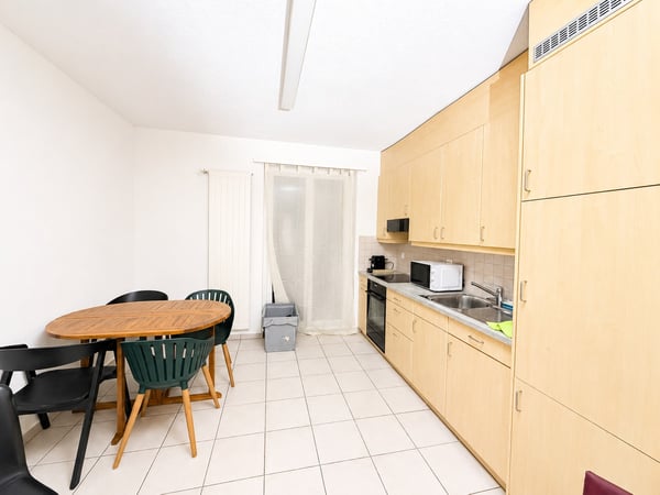 🏡 Premium Fully Furnished 3.5-Room Corporate Apartment with Balcony | Zürich Wiedikon 10