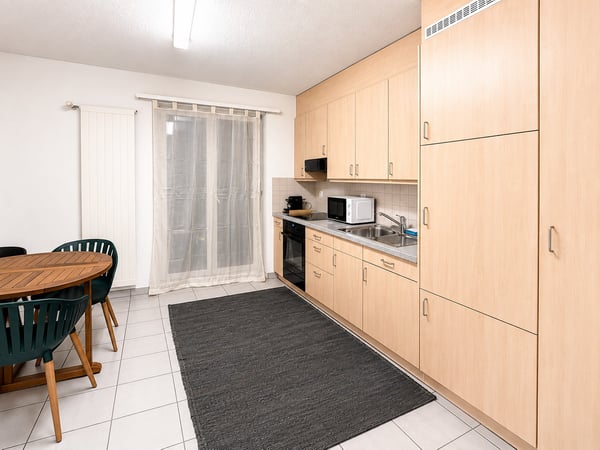 🏡 Premium Fully Furnished 3.5-Room Corporate Apartment with Balcony | Zürich Wiedikon 11
