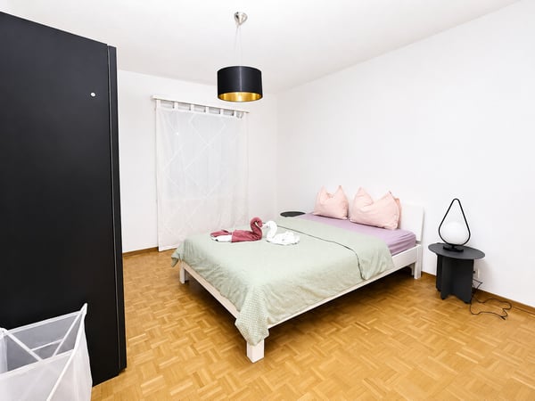 🏡 Premium Fully Furnished 3.5-Room Corporate Apartment with Balcony | Zürich Wiedikon 7