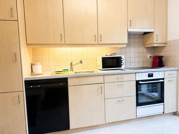 🏡✨ Fully Furnished 3.5 Room Apartment for Rent in Zürich (Hopfenstrasse 15,2nd Floor- Left -S4) 10