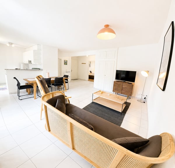 🏡3.5-Room Furnished Apartment in Zürich Altstetten (near Zürich-Binz) 4