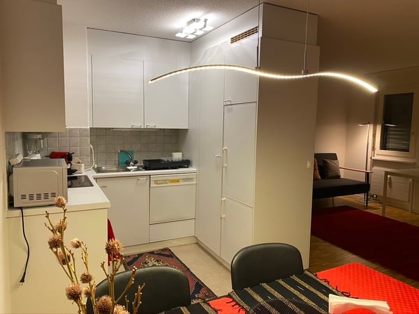 🌟 2.5-Room Spacious & Stylish Apartment with Lift in Prime Zone 10 Location 🌟 7