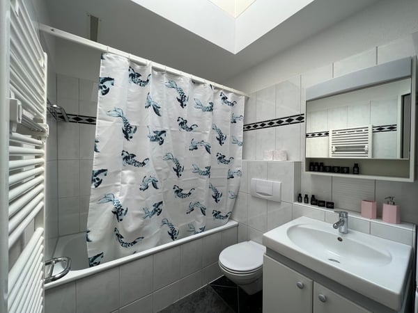 🏡 Premium Furnished 2.5-Room Apartment | Neugutstrasse 12, 8304 Wallisellen | 5th Floor 12