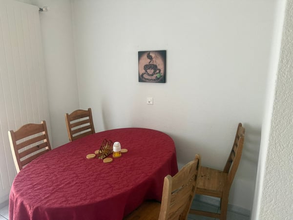 🏡 Fully Furnished 3.5-Room Corporate Apartment with Balcony | Zürich Wiedikon 6