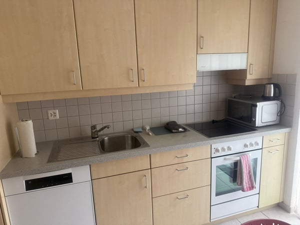 🏡 Fully Furnished 3.5-Room Corporate Apartment with Balcony | Zürich Wiedikon 7