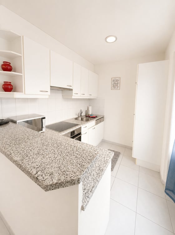 🏡 Modern 3.5-Room Furnished Apartment in Zürich Altstetten (near Zürich-Binz) 16
