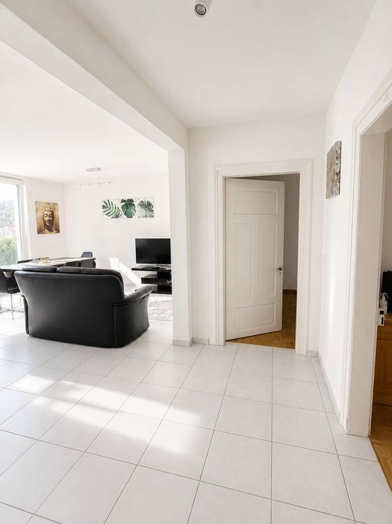 🏡 Modern 3.5-Room Furnished Apartment in Zürich Altstetten (near Zürich-Binz) 4