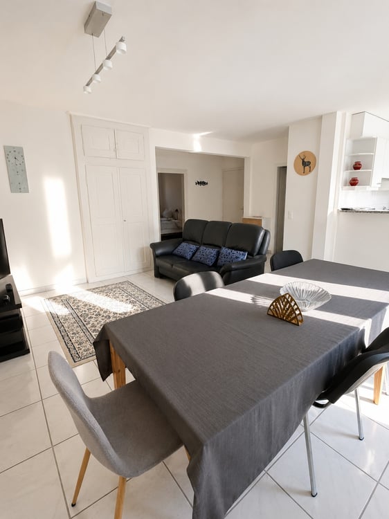 🏡 Modern 3.5-Room Furnished Apartment in Zürich Altstetten (near Zürich-Binz) 1