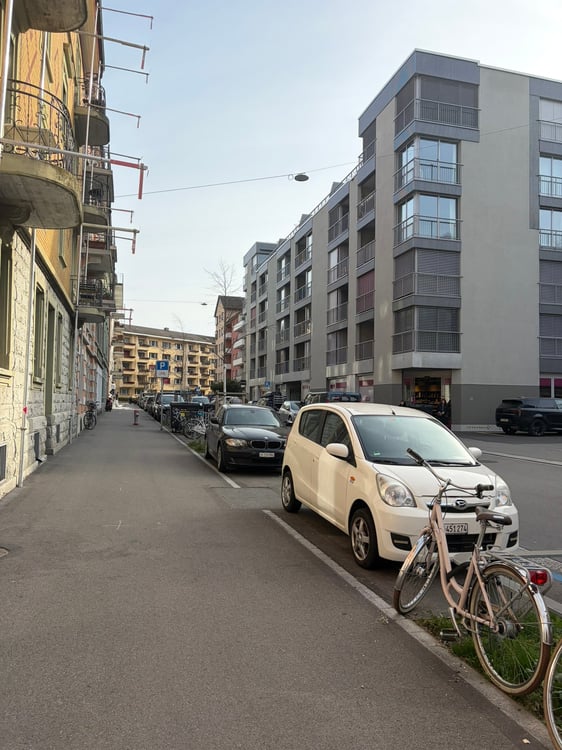 🏡 Modern 3.5-Room Furnished Apartment in Zürich Altstetten (near Zürich-Binz) 24