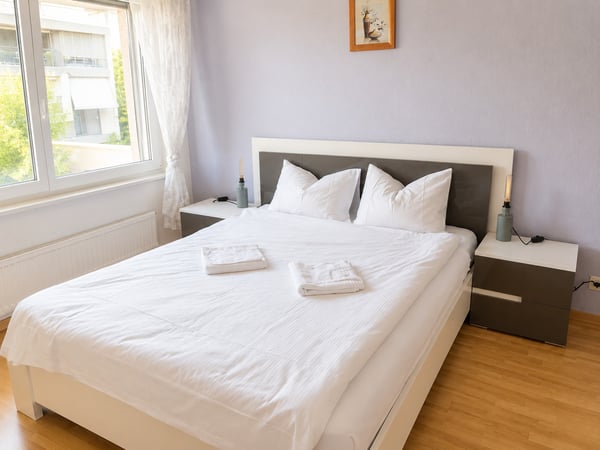 🏡 Charming Furnished 4.5-Room Apartment Seebacherstrasse 64, Zürich Seebach 2nd Floor Left 5
