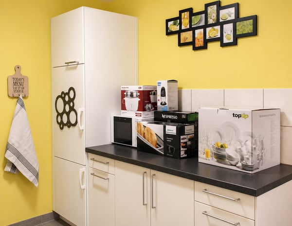 🏡 Charming Furnished 4.5-Room Apartment Seebacherstrasse 64, Zürich Seebach 2nd Floor Left 11