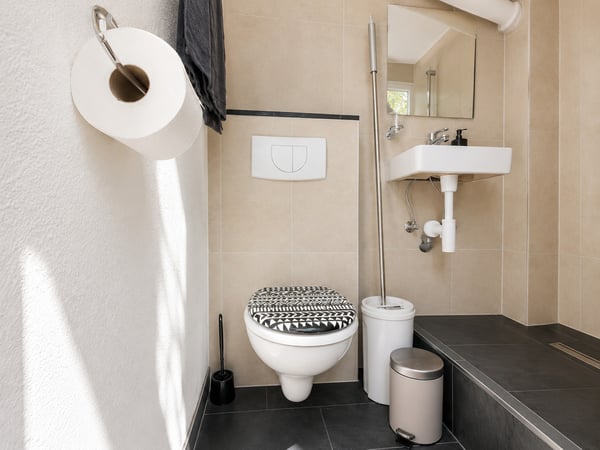 🏡 Cozy Furnished Studio Apartment in Wallisellen 8