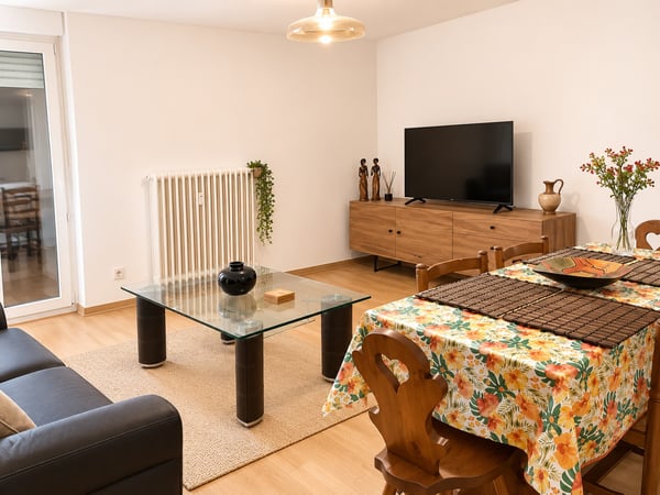 🏠 Charming 3.5-Room Furnished Apartment with Balcony in Adliswil – Available Immediately 4