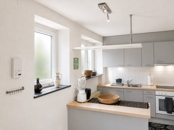 🏠 Charming 3.5-Room Furnished Apartment with Balcony in Adliswil – Available Immediately 8