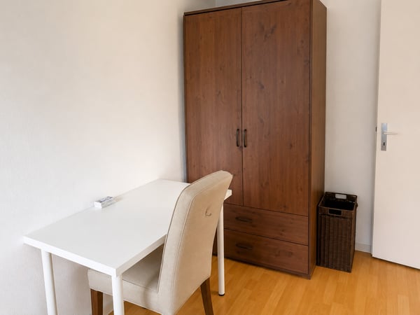 🏠 Charming 3.5-Room Furnished Apartment with Balcony in Adliswil – Available Immediately 12