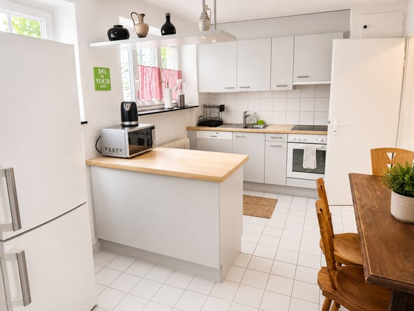 🏠 Charming 3.5-Room Furnished Apartment with Balcony in Adliswil – Available Immediately 15