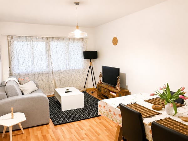 ✨ Furnished 2.5-Room Apartment with Balcony  3rd Floor, Right  Riehenring 143, 4058 Basel 1