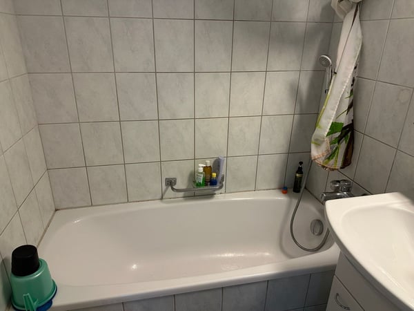 🌇 Fully Furnished 2.5-Room Apartment in Opfikon | Short-Term Rental | Balcony | Private Laundry 10
