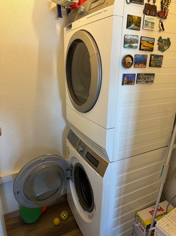 🌇 Fully Furnished 2.5-Room Apartment in Opfikon | Short-Term Rental | Balcony | Private Laundry 11