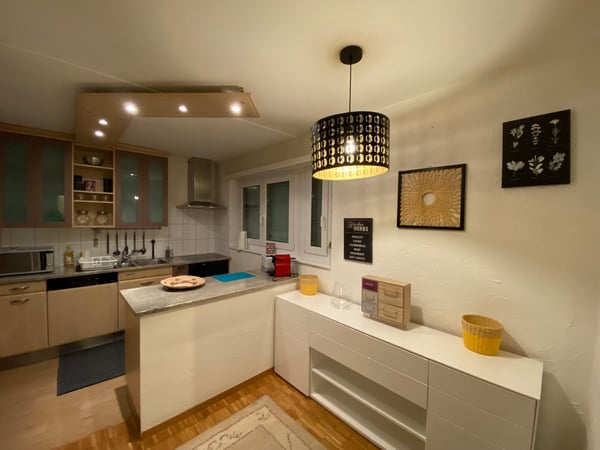 🌇 Fully Furnished 2.5-Room Apartment in Opfikon | Short-Term Rental | Balcony | Private Laundry 8