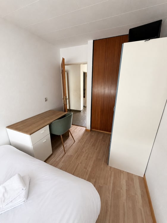 ✨Furnished 3.5-Room Apartment with Balcony and Beautiful Views in Wallisellen 8