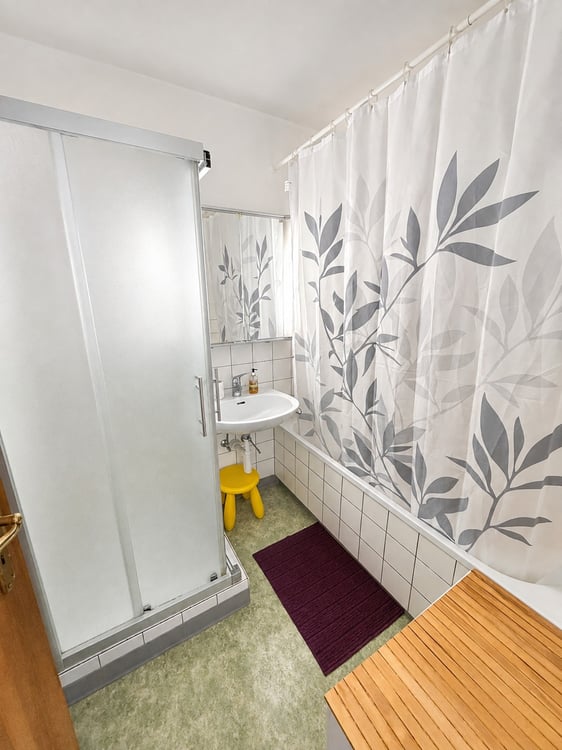 ✨Furnished 3.5-Room Apartment with Balcony and Beautiful Views in Wallisellen 16