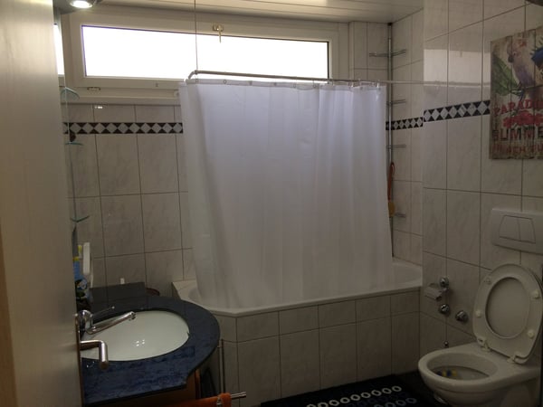 ⭐Charming Furnished 3.5-Room Apartment with Balcony in Opfikon 13