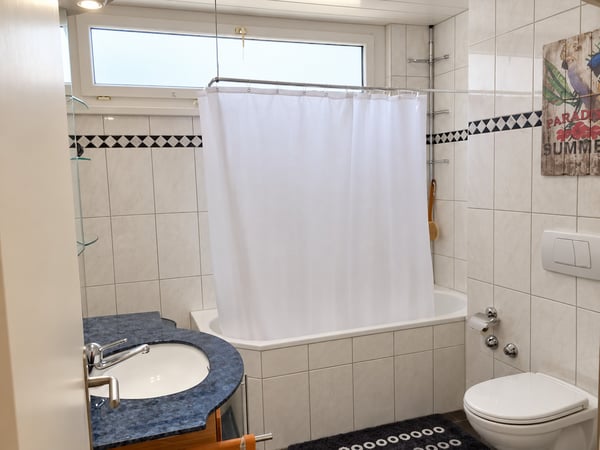 ⭐Charming Furnished 3.5-Room Apartment with Balcony in Opfikon 13