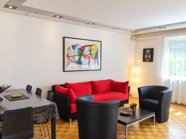 ⭐Charming Furnished 3.5-Room Apartment with Balcony in Opfikon 2