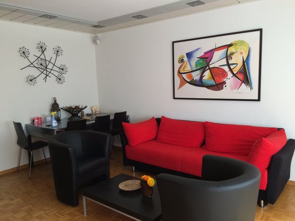 ⭐Charming Furnished 3.5-Room Apartment with Balcony in Opfikon 1