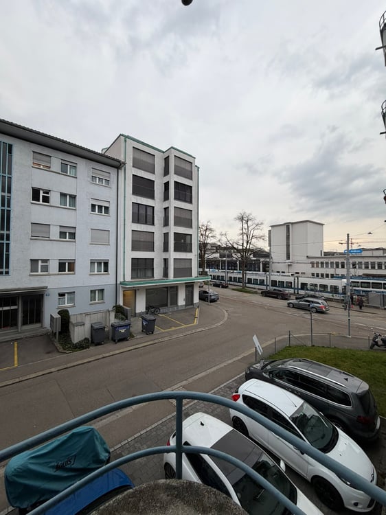 🏡Charming Furnished 2.5-Room Apartment with Balcony in Zürich Oerlikon 16