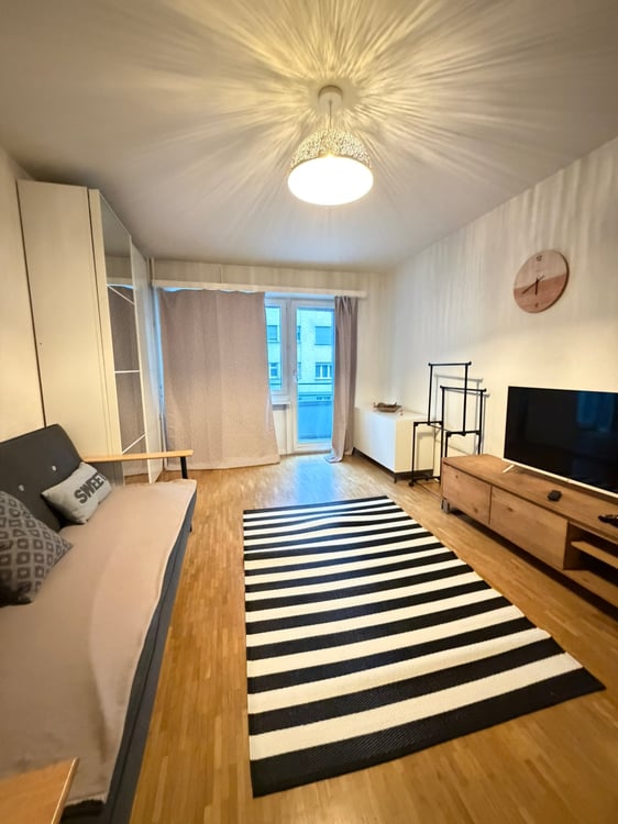 🏡Charming Furnished 2.5-Room Apartment with Balcony in Zürich Oerlikon 3