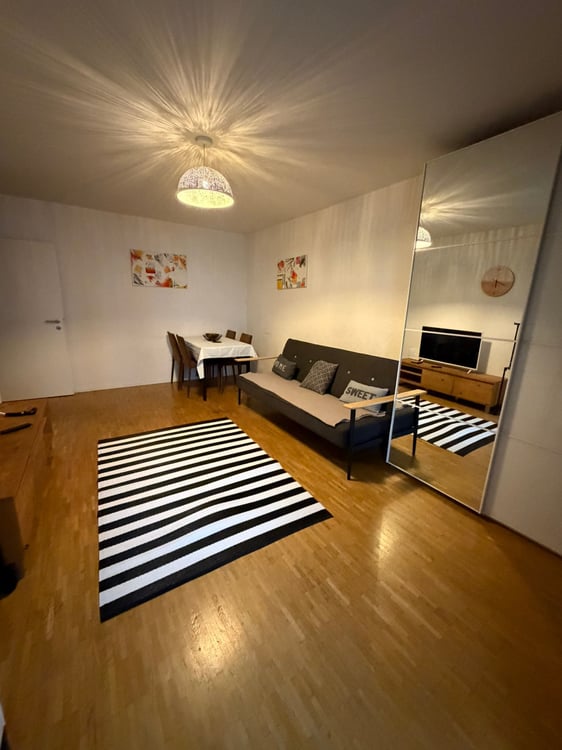 🏡Charming Furnished 2.5-Room Apartment with Balcony in Zürich Oerlikon 4