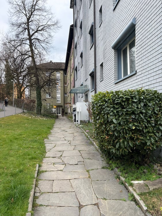 🏡Charming Furnished 2.5-Room Apartment with Balcony in Zürich Oerlikon 15