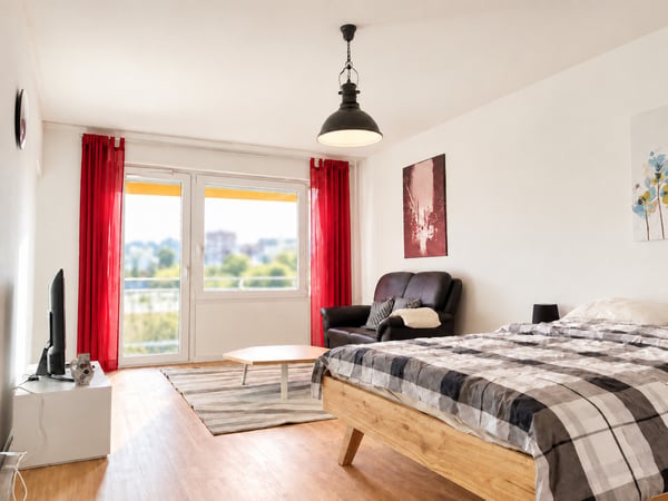 🏡 Fully Furnished 1.5-Room Apartment for Rent – Überlandstrasse, 8051 Zürich 1