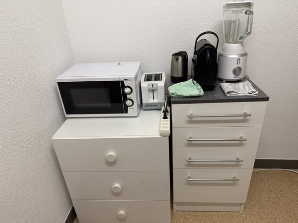 🏡 Fully Furnished 1.5-Room Apartment with Balcony in Dübendorf 10