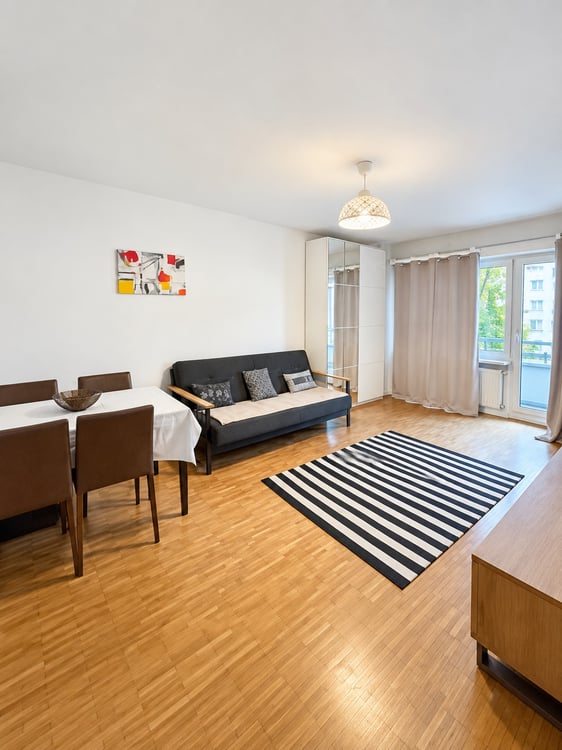 🏡Charming Furnished 3.5-Room Apartment with Balcony in Zürich Oerlikon 1